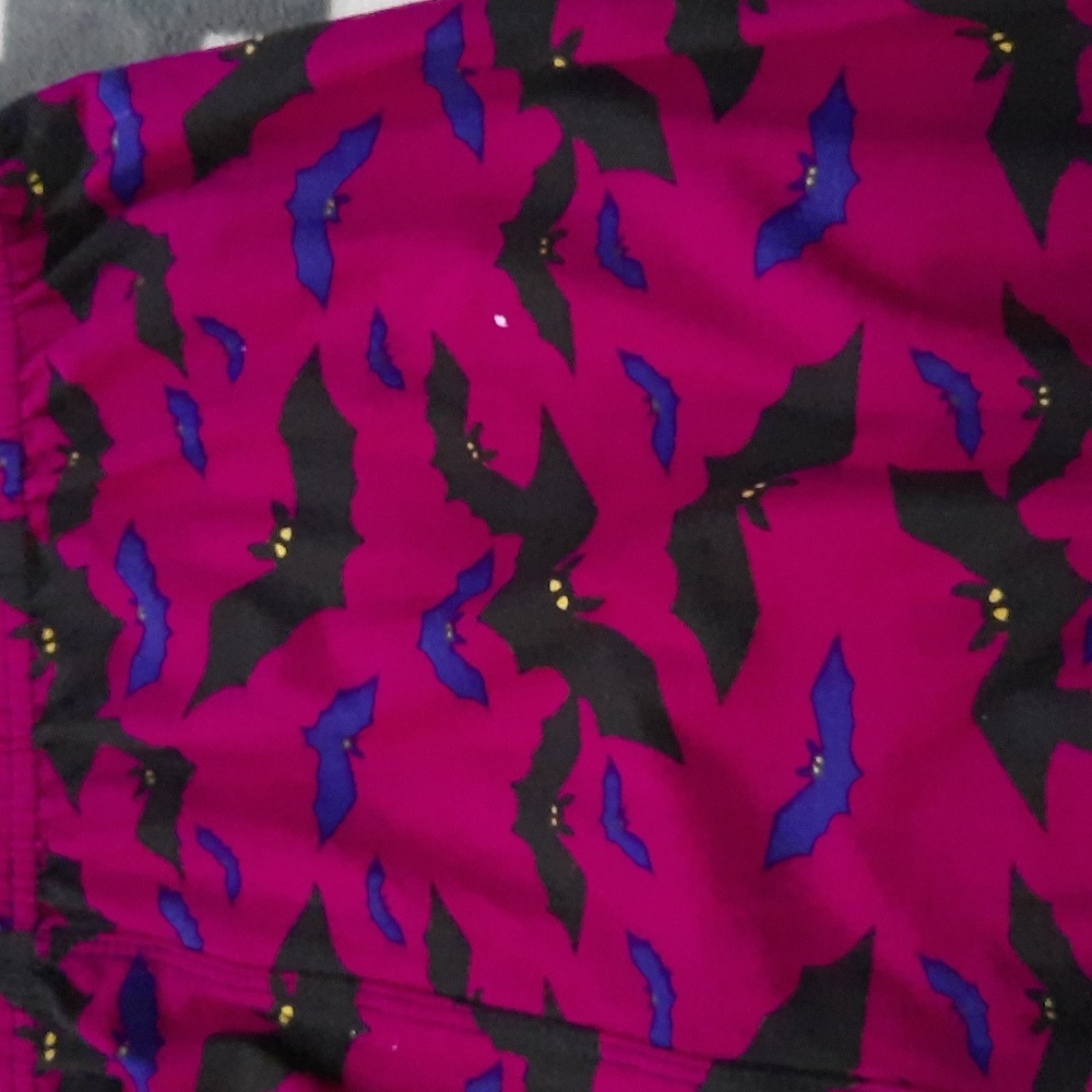 Legging Army NWT Purple and Black Bat Print Halloween Leggings PS 14-20 - Picture 6 of 7
